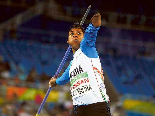 mamta_bhupesh's tweet photo. #TokyoParalympics में राजस्थान के खिलाड़ी @DevJhajharia जी और @SundarSGurjar जी को भाला फेंक स्पर���धा में #Silver और #Bronze पदक जीत कर देश को गौरवान्वित करने के लिए हार्दिक बधाई और शुभकामनाएं।

आपकी सफलता ने साबित कर दिया है कि असम्भव कुछ भी नही है। #proudmoment @DIPRRajasthan https://t.co/Mn4kF6bHds