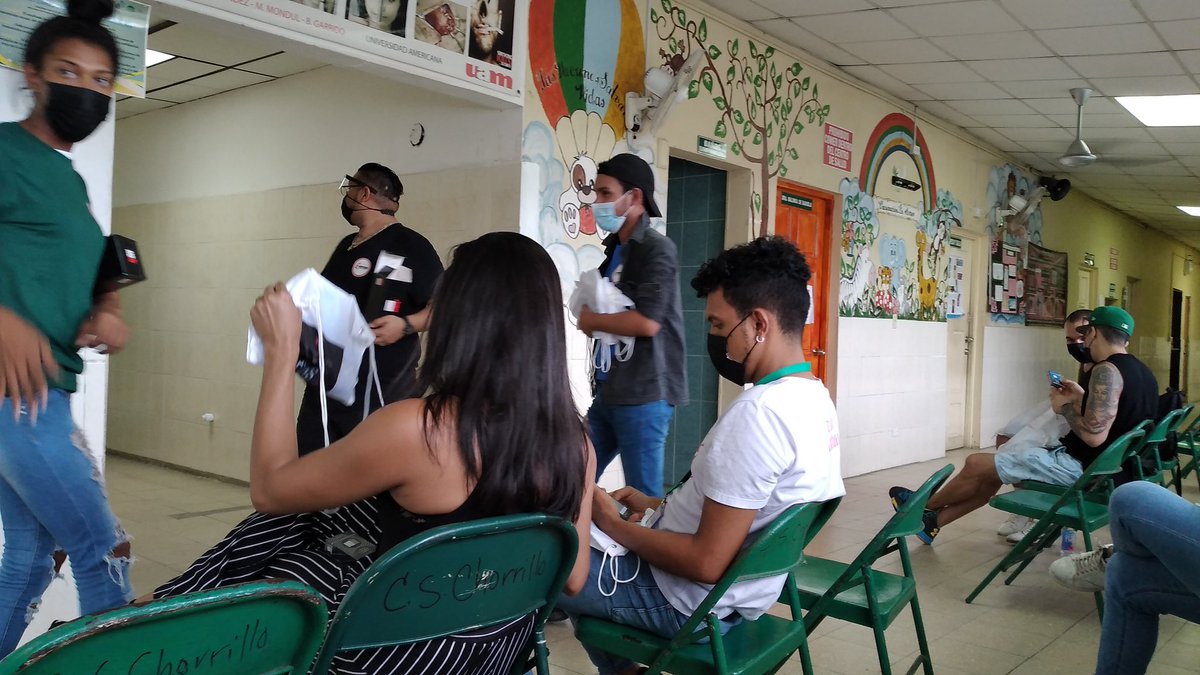 AJUPVSIDA's tweet photo. De esta forma nuestros voluntarios y directivos se tomaron la #ClinicaAmigabledelchorrillo con nuestra campaña #yomecuidoytu en la cual realizamos en colaboración de nuestro amigo de @condonesmore @playfunandmore el día de ayer #cuartaparte #prevencion #cuidado #autocuidado #pty https://t.co/d8VCswEScu