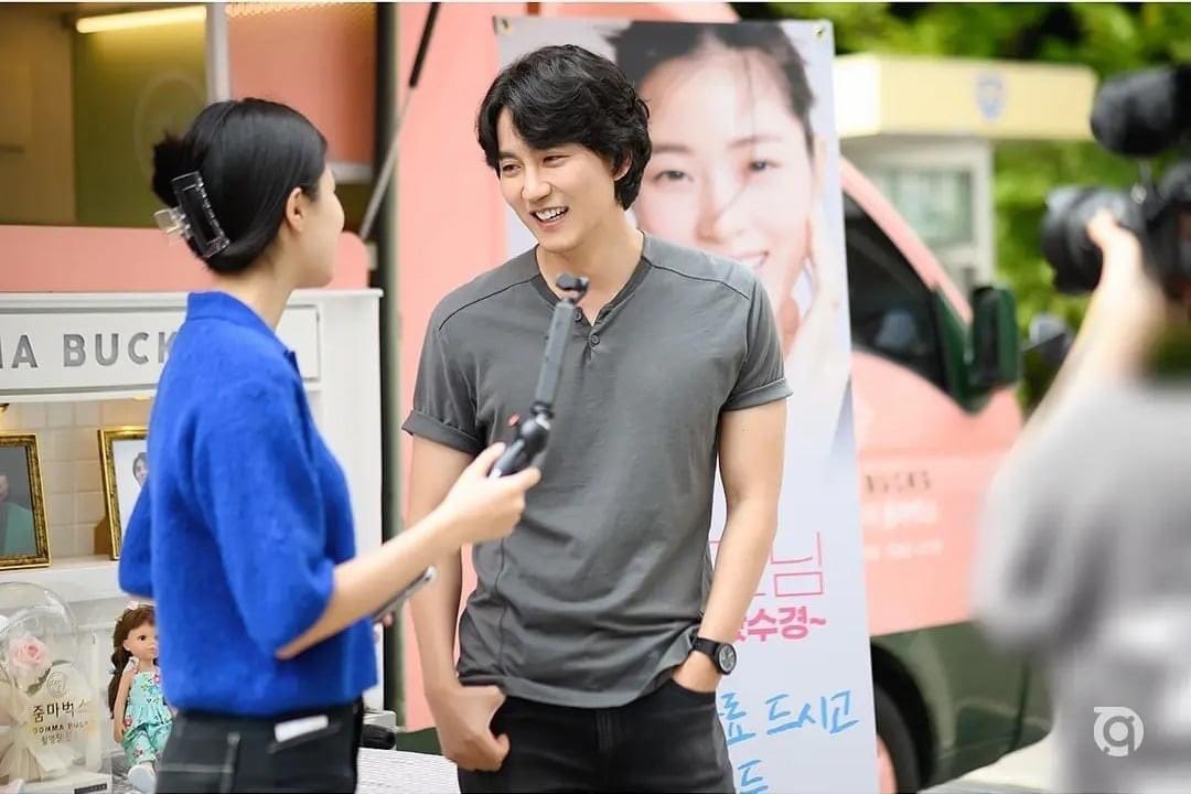 Reviology29's tweet photo. #HowToLookLikeACollegeFreshman 
Today's lesson from our #PuppyGil on aging in a youthful-looking way 😋🥰💗

https://t.co/igjrm8D4GO

#GILSTORYENT
#길스토리이엔티 
#CEO #김내표님 
#NewProject2021 💝
#October2021 📺
#TheBestActorInTheUniverse
#우주최강배우 💖
#KimNamGil #김남길 🥰 https://t.co/jJUfdSgB2n
