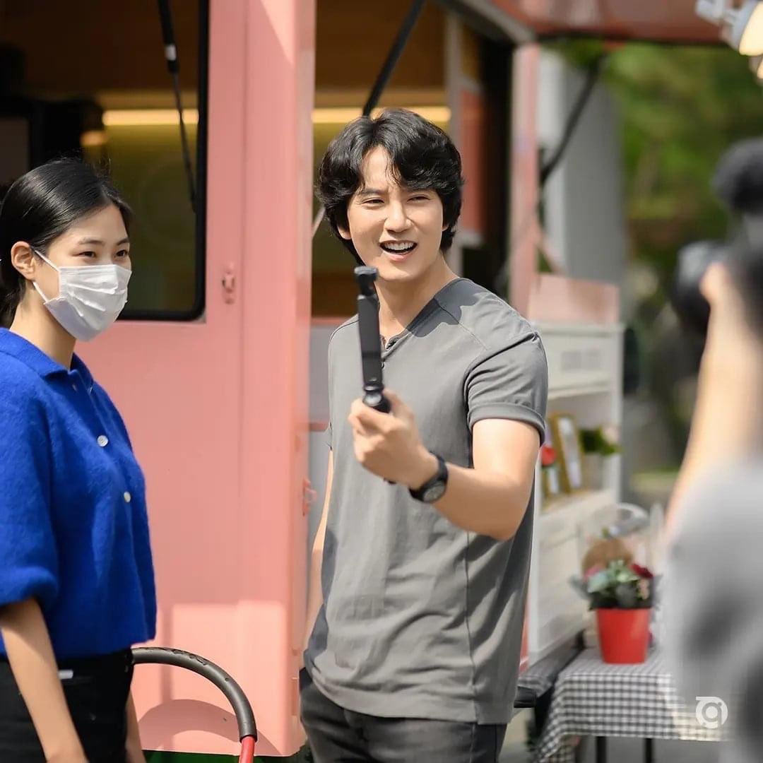 Reviology29's tweet photo. #HowToLookLikeACollegeFreshman 
Today's lesson from our #PuppyGil on aging in a youthful-looking way 😋🥰💗

https://t.co/igjrm8D4GO

#GILSTORYENT
#길스토리이엔티 
#CEO #김내표님 
#NewProject2021 💝
#October2021 📺
#TheBestActorInTheUniverse
#우주최강배우 💖
#KimNamGil #김남길 🥰 https://t.co/jJUfdSgB2n