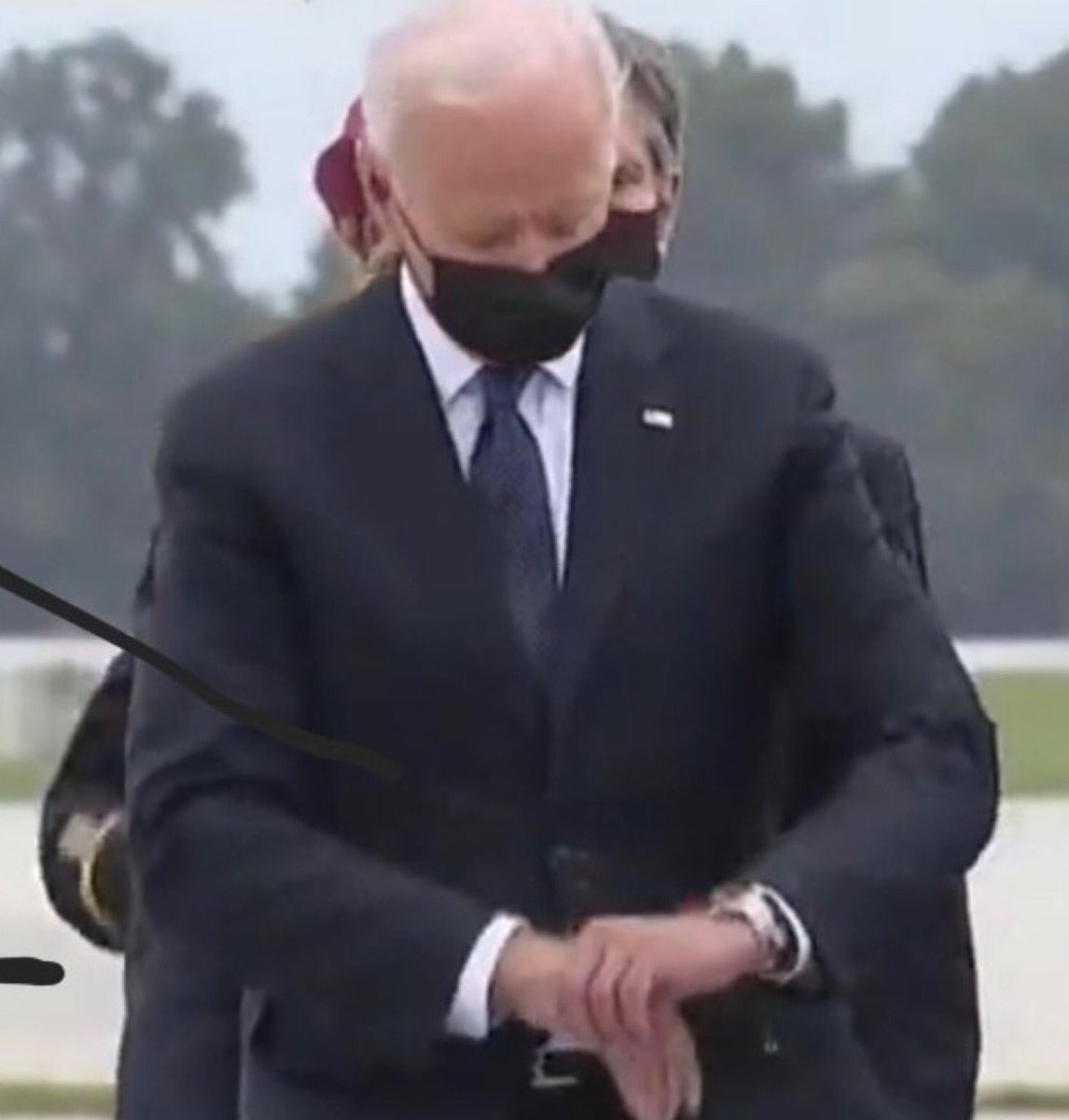 lucky1luc's tweet photo. Joe Biden showed more respect for George Floyd than he did our fallen soldiers. https://t.co/qoGrBLdzHm