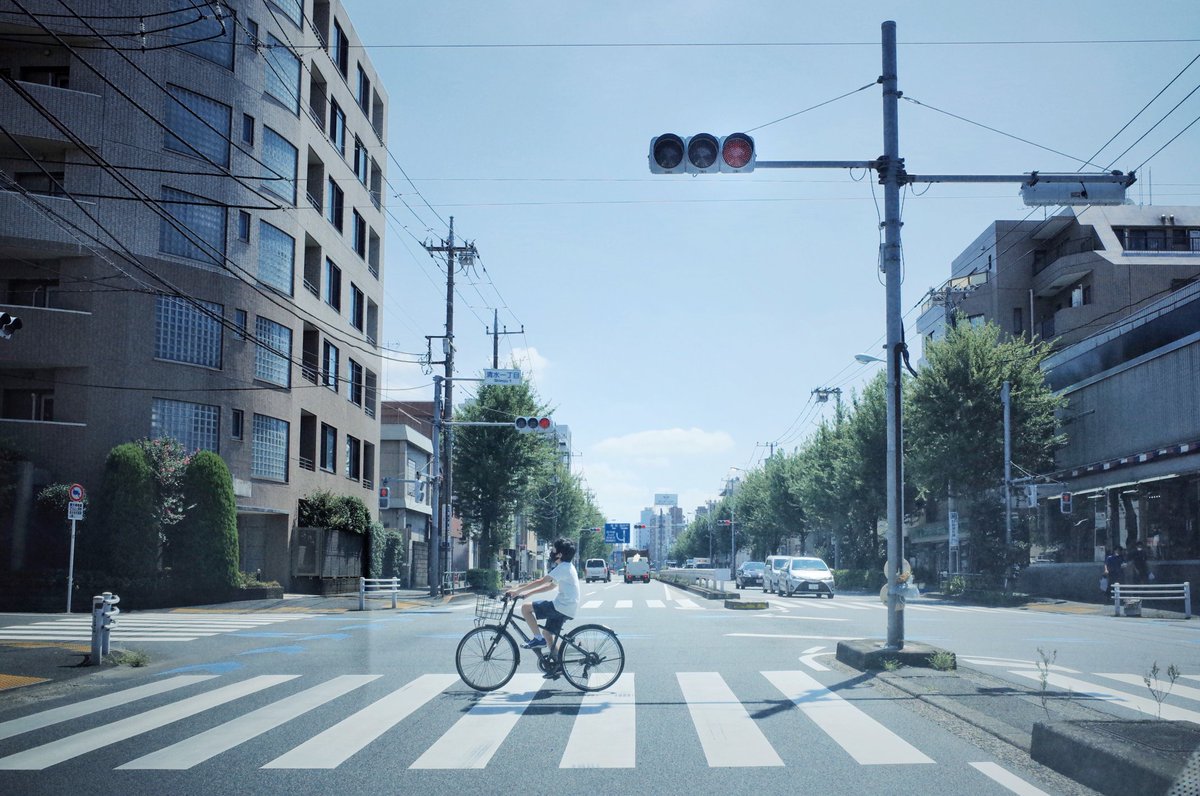 endo_hiro4's tweet photo. 夏が意地で残暑してる。東京都杉並区
#今日も信号待ち 🚥 #waitingforgreenlight #世界の車窓から #driversviews #tokyo https://t.co/7nZ3w7amHE