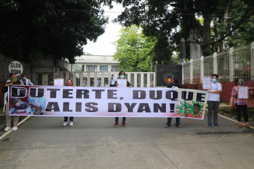 BayanMuna's tweet photo. Deputy Minority Leader and Bayan Muna Rep. @kaloi_zarate  with former Rep. @ColmenaresPH  joins the protest action in support of the Commission On Audit's fight against corruption and mismanagement of pandemic funds. #StandWithCOA https://t.co/OGrULyvZOT