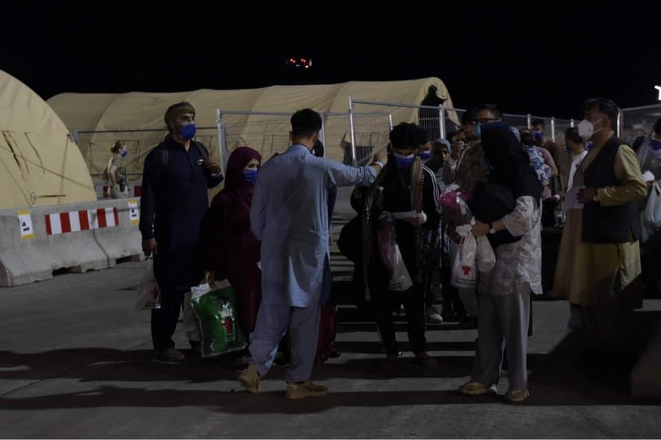 thedooles's tweet photo. Please consider donating anything you can to this cause. They need blankets and warm clothes especially it is very chilly and rainy. https://t.co/DZztz5ZB1r
