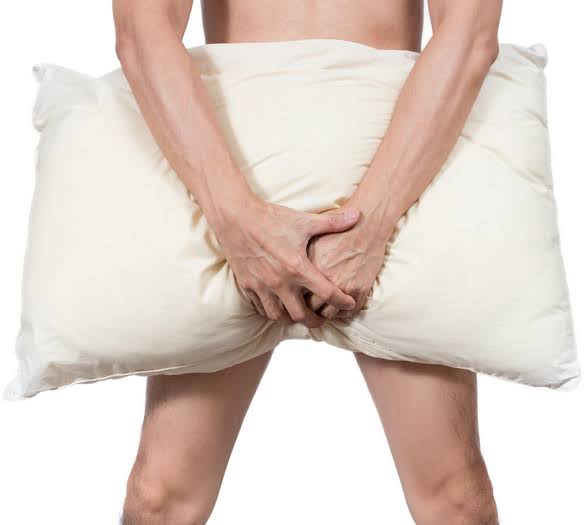 過去に何度かVIO脱毛へ行った事があるけど全然その気がなくとも毎回勃起しちゃってちょっと気恥ずかしい思い出が&hellip; こちらが思わず反応しちゃって済みませんm(_ _)mて謝ると、担当の看護師さんもこちらこそ反応させちゃってゴメンなさい