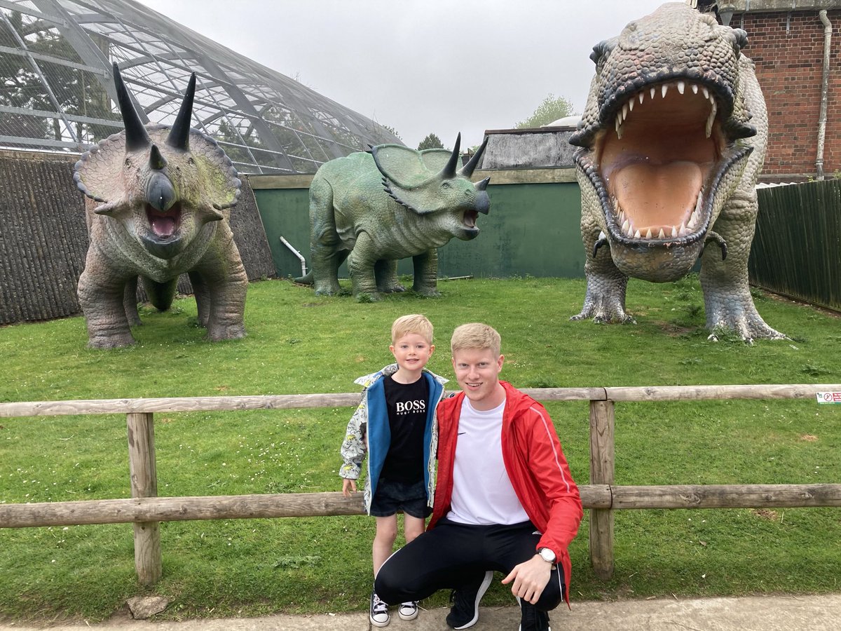 Catterall11's tweet photo. Happy 4th birthday to my little man Freddie. I hope you love all of your presents and have the best day! 
I can’t believe you start school this week, couldn’t be more proud of you. I love you💙x https://t.co/qiJpJdh5hE