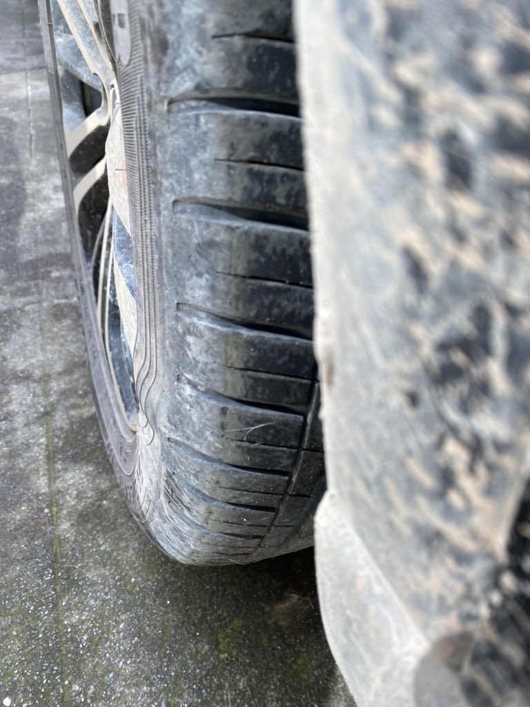 sanjayinstyle's tweet photo. @MGMotorIn @MGSupportIndia 
I have hector sharp dct 2021 
I am on a trip in Mussoorie 
My hector got tyre bulge in front driver side tyre 
Plz help https://t.co/x62u4coCpe