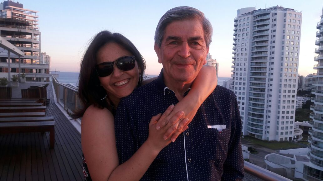 #meganoticiasamanece Amaneciendo con la encantadora Priscilla y el émulo de Frank Sinatra, salió buen cantante Reppe "La Voz", felicitaciones. Una foto de mi último viaje a Punta del Este visitando a mi hija Bárbara.