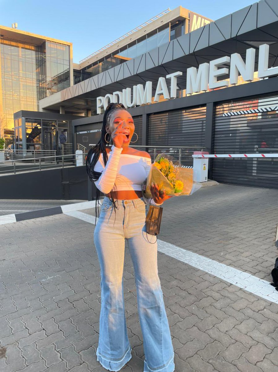 Khumoitsilee's tweet photo. Cheers to 19 🥰🤌🏾 https://t.co/DTMD3kPdRN