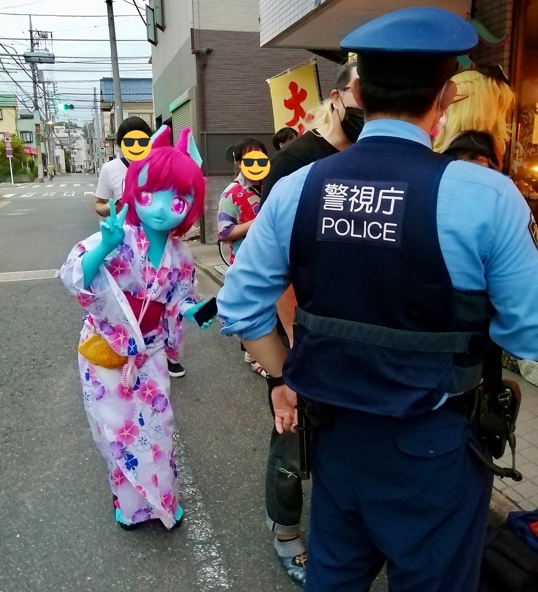 luise61_3's tweet photo. おまわりさんも来てびっくりした！みんな楽しそうだったし、いっしょに遊びたかったのかな〜🚔
なつやすみの思い出になった！ https://t.co/iRvxY2MxAw