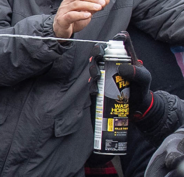 #BlackBonoHelmet sprayed Black Flag Wasp Spray in the face of a police officer on the West Plaza Line. #SeditionHunters #SeditionHasConsequences #SeditionSpray #SeditionWeapons source: jan6attack.com/individuals/bl…