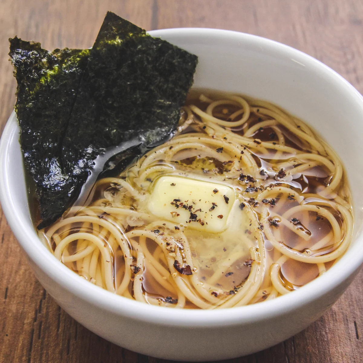 とっても美味しそう！パスタをラーメン風にアレンジしたレシピ！