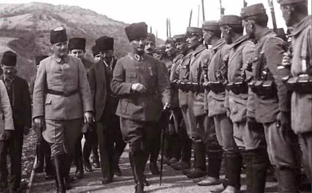 30 Ağustos Zafer Bayramımız ve Türk Silahlı Kuvvetleri Günümüz Kutlu Olsun.