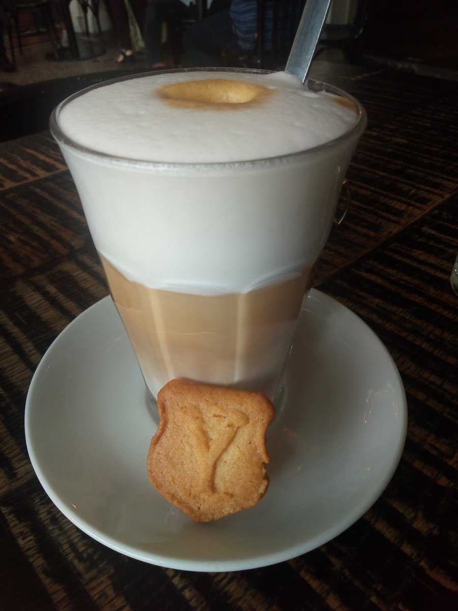 Janinejw's tweet photo. @DeYsbreeker mág ik (bij 2e bakkie ineens) zelf 'koffiezetten' :), #FijneTent! 
#Vakkundig #Ervaren #HorecaPersoneel, kom dáár maar eens om in t huidige (Corona)klimaat  #AmsterdamseHoreca... 

Laatst was ik @Loetje Buitenveldert, daar was nota bene #terras DICHT: geen personeel. https://t.co/QyV2JR1iQe