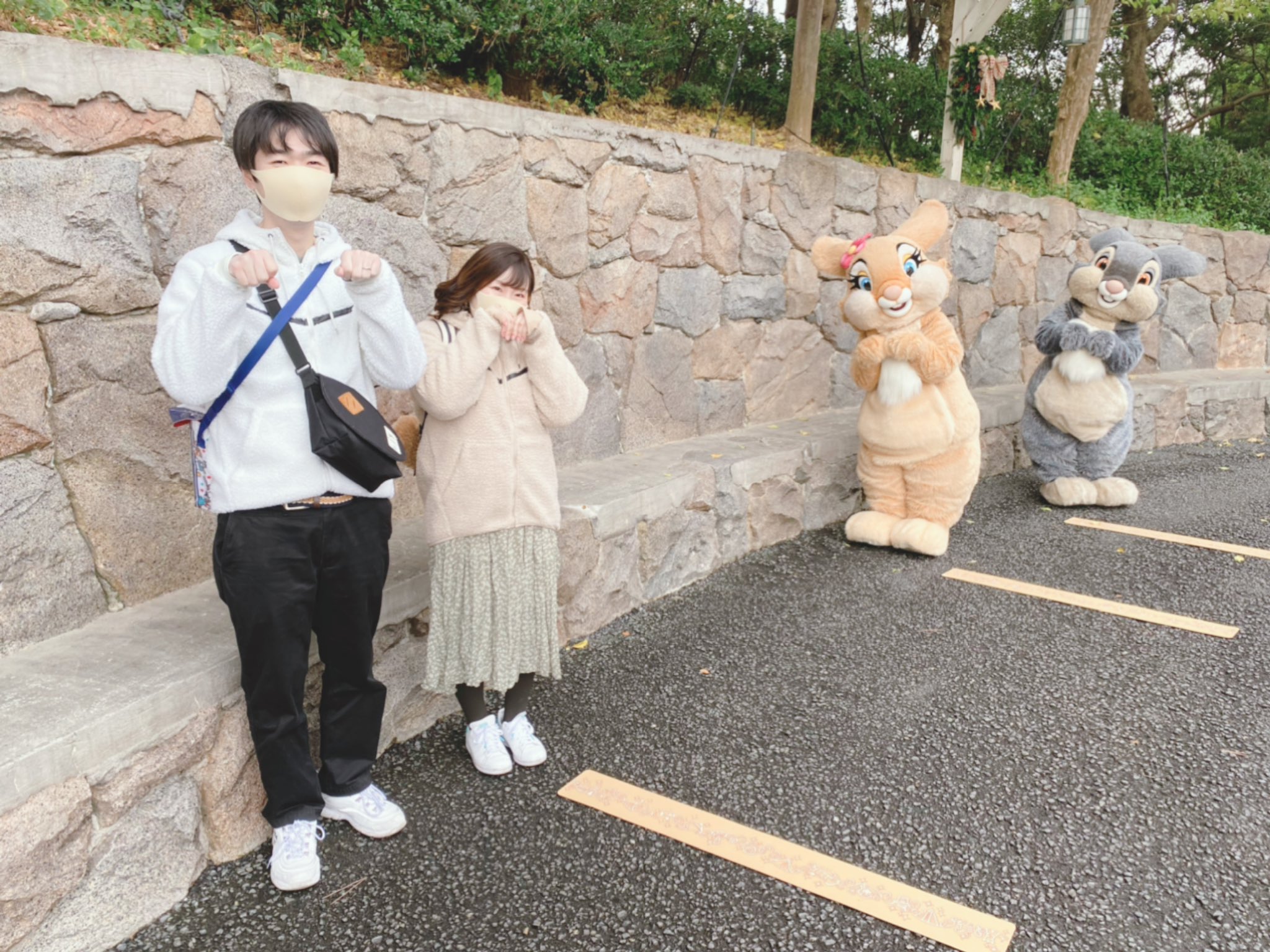 さやちん Earth セカオワル會千葉支部所属 ディズニー飢えが深刻 夏は暑いから 行かない 早くいーかんじの 季節になってー ディズニー行きたい 凸凹カップル 身長差カップル 年齢差カップル 年下彼氏 年上彼女 13歳差 27cm差 老いも若さも