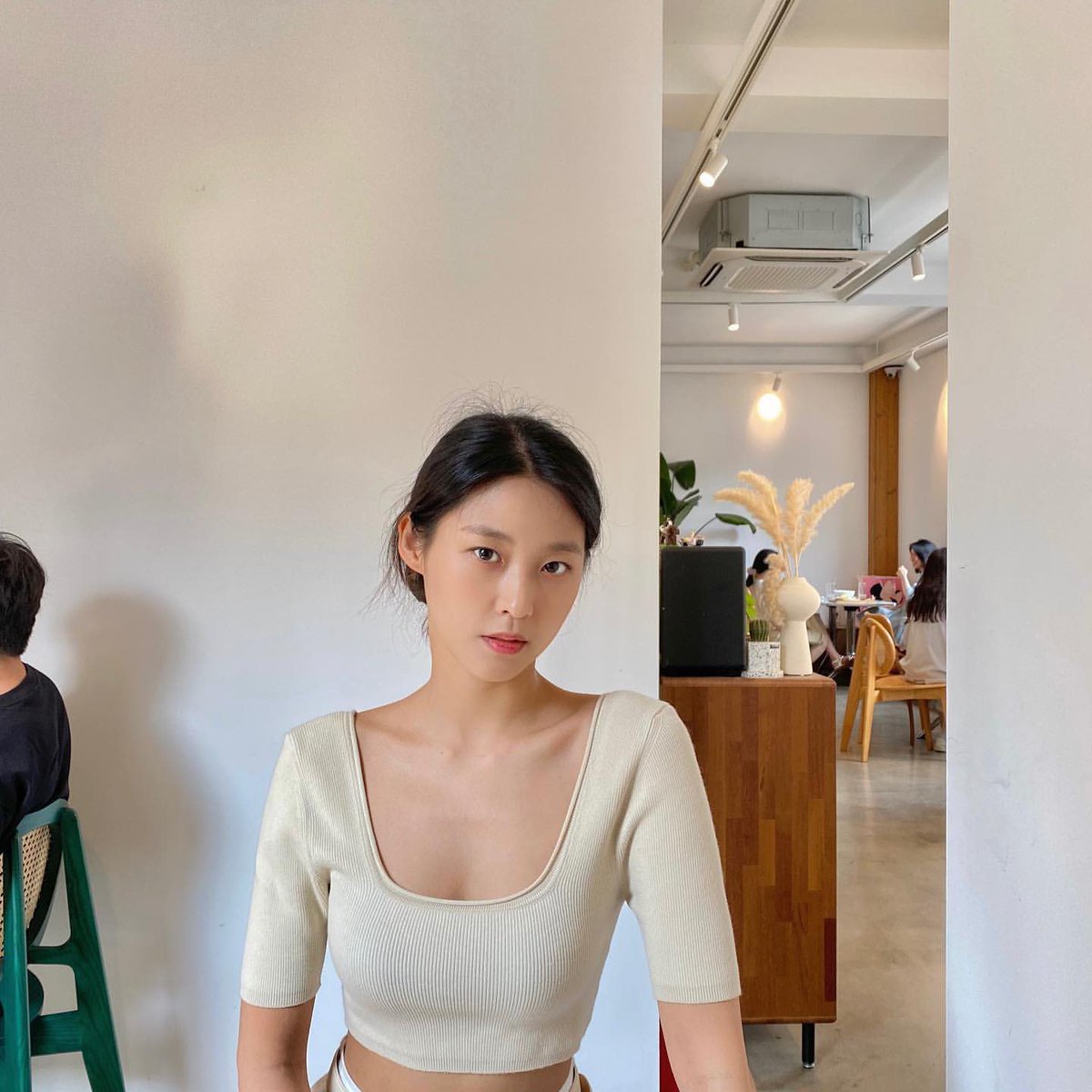 Queenseolhyun's tweet photo. 퀸설현 https://t.co/xF6gR1M8no