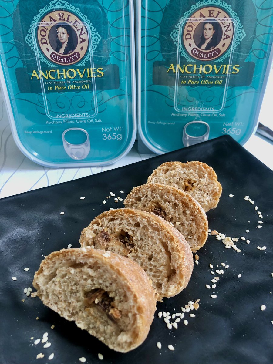 Lovely_Boiser's tweet photo. Anchovy Garlic Bread using Donña Elena Anchovy.  See full recipe here: https://t.co/WfLFKfLfHk https://t.co/0sgrJfqE6X