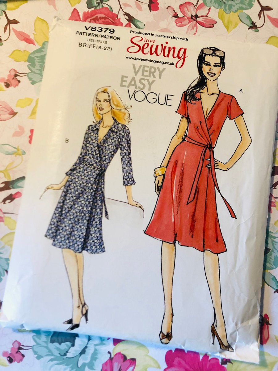 WatsonsVintage's tweet image. This is a FABULOUS FLATTERING Wrap Dress Pattern in my #etsyshop : Uncut 2007 Very Easy Vogue Pattern No V8379 for a Misses&apos; Flattering Wrap Dress in Two Variations -In sizes 8-22 -Collectable Supply Pattern etsy.me/38uPiep #VeryEasyVogue #WrapDressPattern #Sizes8To22