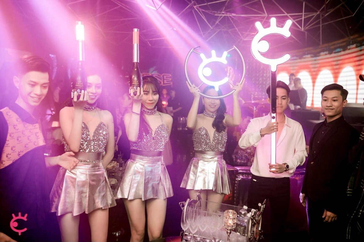 Hết dịch nhanh để còn đi ship rượu nàooo 😫