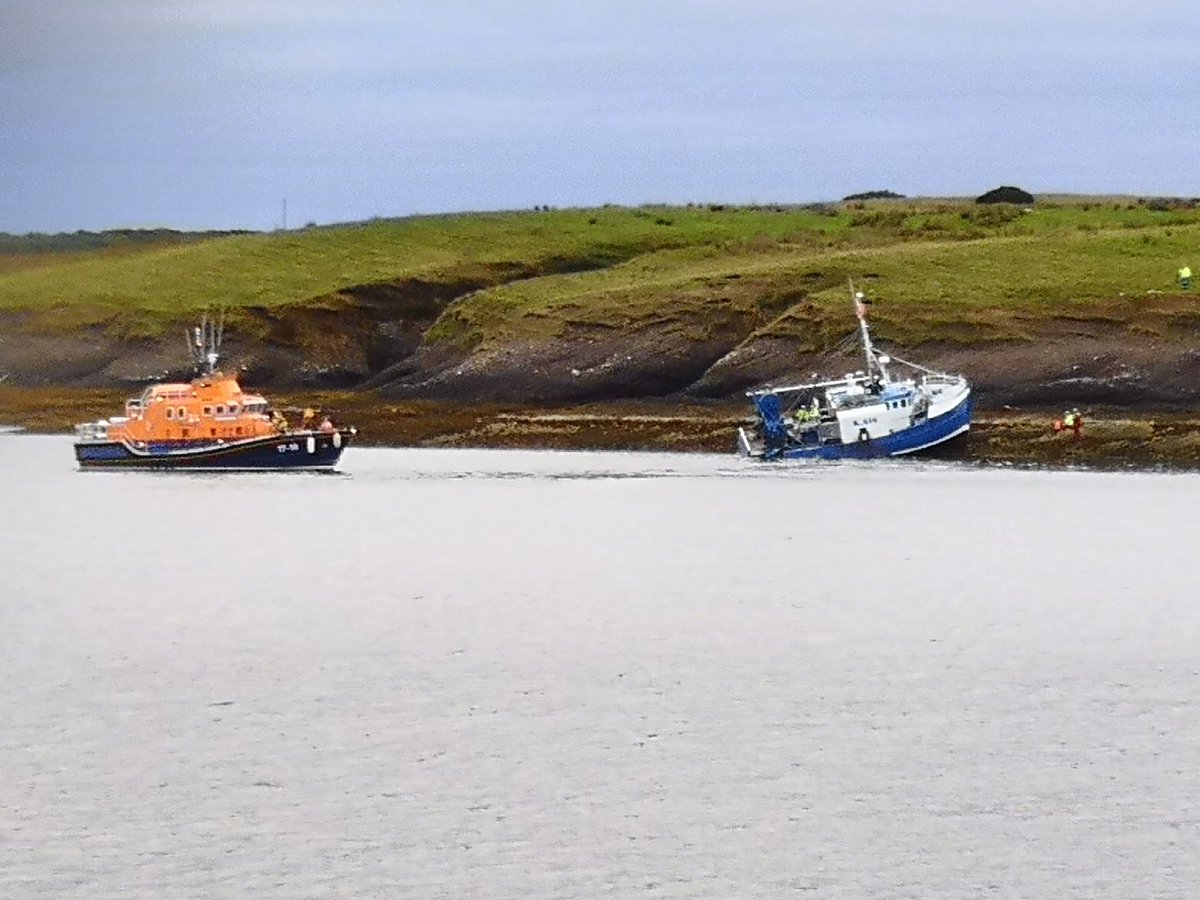 Fishing boat aground in Stornoway Harbour this morning @syharbour @styboatyard #rnli @islesweather #islandlife @StornowayCG @StornowayCRT