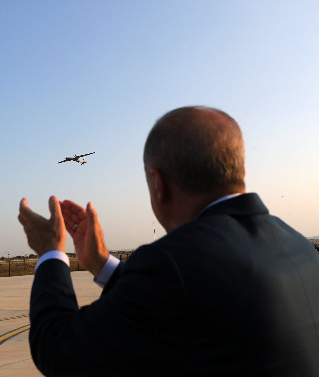 Hepimiz birden sevinebiliriz göğe bakalım.