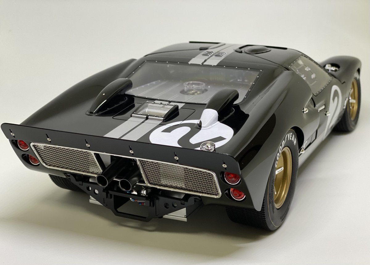 000shade2000's tweet photo. トランペッター 1/12
FORD GT40 Mk-II ‘66
ルマンゴール後のおまけ期間になってしまいましたが完成しました。
#第3回Cカーandルマンカーコンペ 
#第3回Cカーandルマンカーコンペ完成 
#トランペッター
#GT40 https://t.co/PxtjNEnw7H