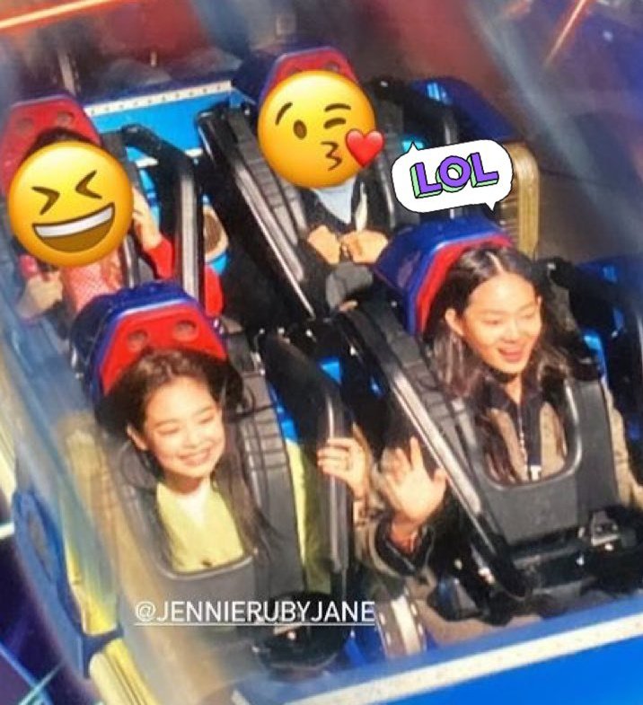 13chnwar's tweet photo. jennie's photos on roller coasters @BLACKPINK https://t.co/CxfjM95OE0