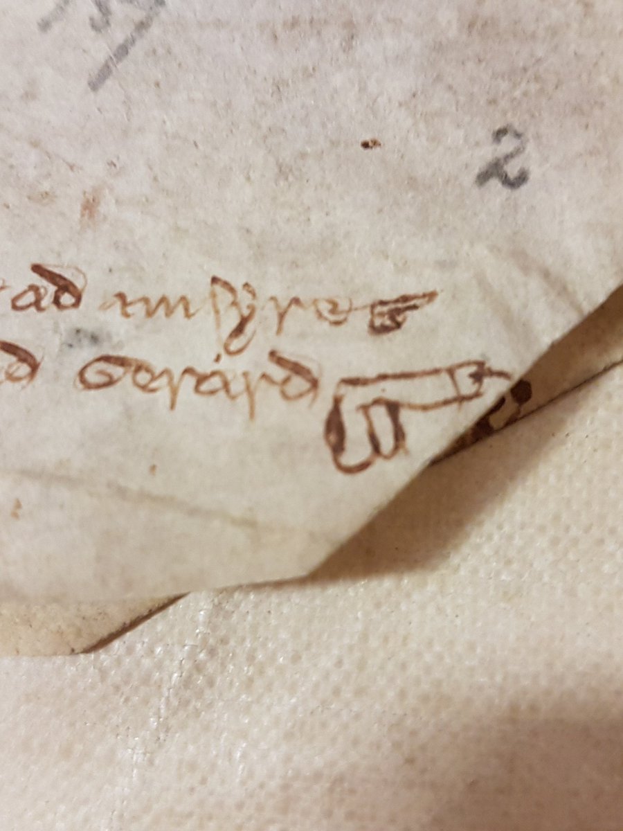 euanroger's tweet photo. Obviously it has to be Gerard... 

In a legal record from the 1250s one clerk doodled at the bottom of his entries alongside the text "my lord's is like this [doodle 1] but Gerard's is like this [doodle 2]"!! (TNA, KB 26/157) https://t.co/91OYpmpPXJ https://t.co/Z2fDia5Zh3