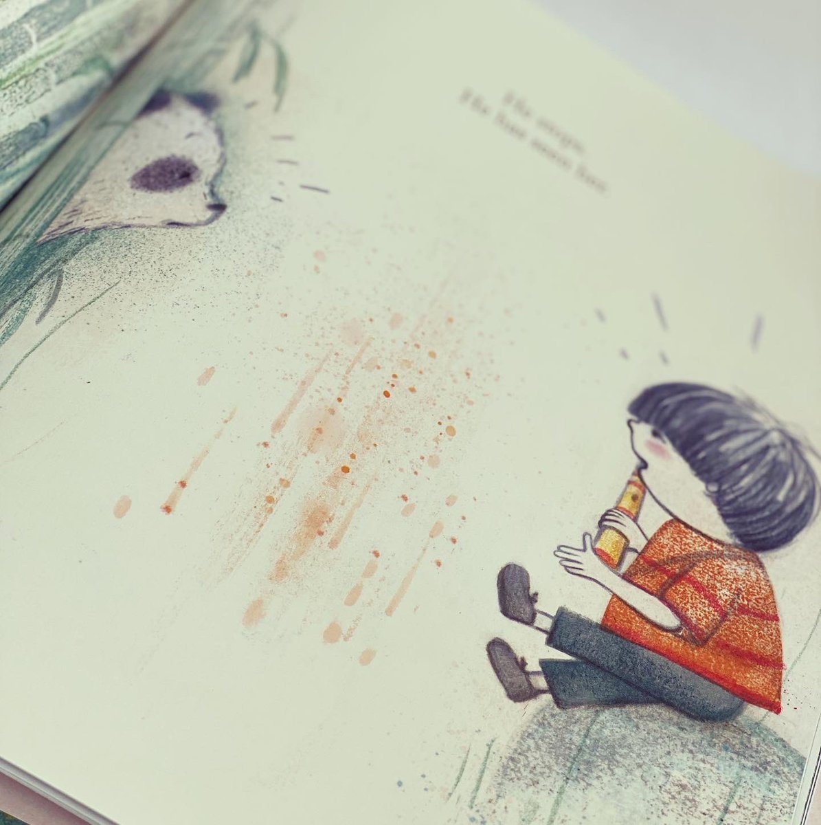 bookgiftblogger's tweet photo. A story of courage &amp; friendship #asonginthemist by @CorrinneAveriss &amp; @FionaWoodcock is a beautifully emotive tale coupled with eerily mystical illustrations. Chi the panda hears music played by a boy &amp; his flute but can she pluck up the courage to be seen &amp; make a new friend? https://t.co/PMBDBQOzXA