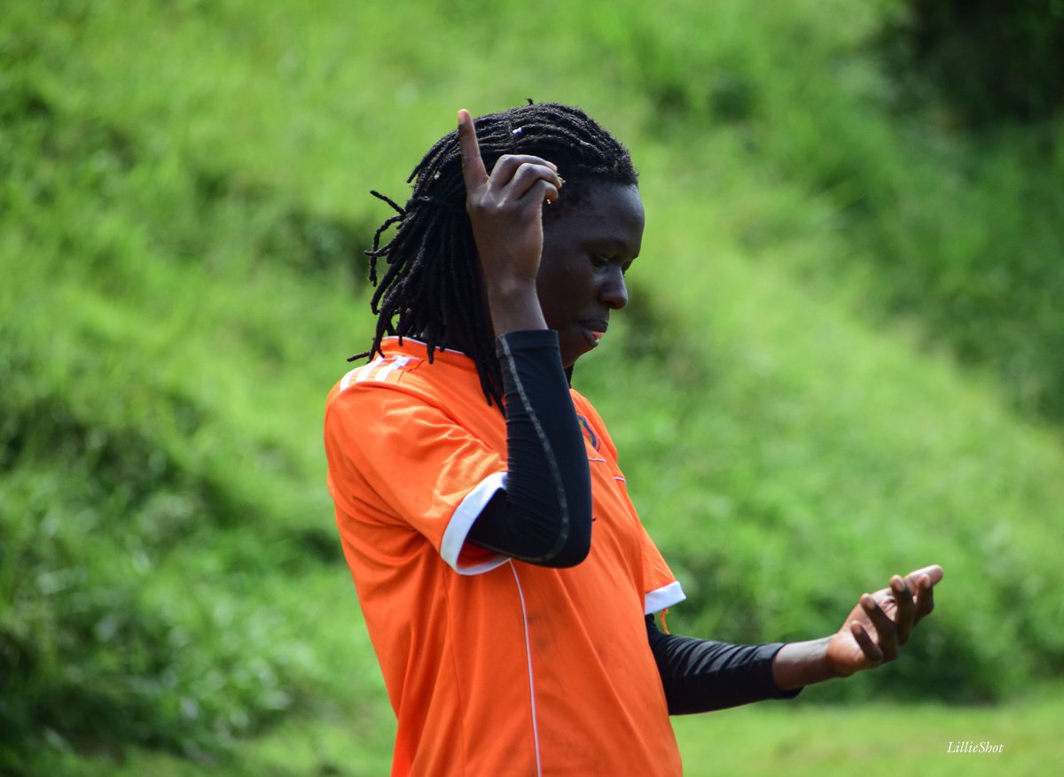 LillianSports's tweet photo. This week's star, Daisy Nakaziro, Captain at @ladydovefc .
😉don't forget to follow them.
#MondayMotivaton #MondayStar #WomenInSports #Football https://t.co/pdZ2DQf6Ex