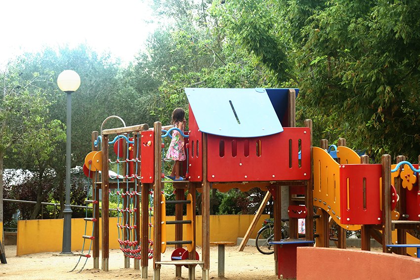 [es]¿Qué fomenta el desarrollo cognitivo, físico y social de los peques? Mira la foto 😜
[ca]Què fomenta el desenvolupament cognitiu, físic i social dels petits? Mira la foto 😜
[en]What promotes the cognitive, physical and social development of children? Mira la foto 😜