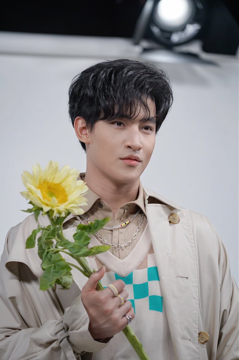 ohmthtwt's tweet photo. Hello my sweety girl.
Happy bornday. I'm sorry for the late gift.
Please, don't angry with me, 555
I wish u always be hapier person and gratefully person
I love you acil 💛 https://t.co/wXQL23ANJD