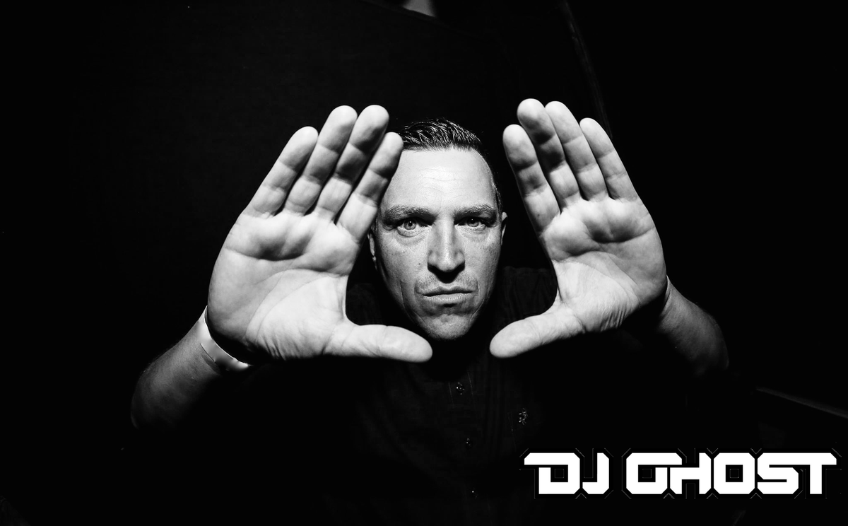 Dj Ghost sera parmi nous lors de l’After Race Party du samedi soir du #ElfMotoSuperbiker ! Il est l’un des rares DJ à avoir participé à toutes les éditions de Tomorrowland, mais aussi à des festivals dans le monde entier ! Il est prêt à mettre une ambiance de folie 🔥🔥