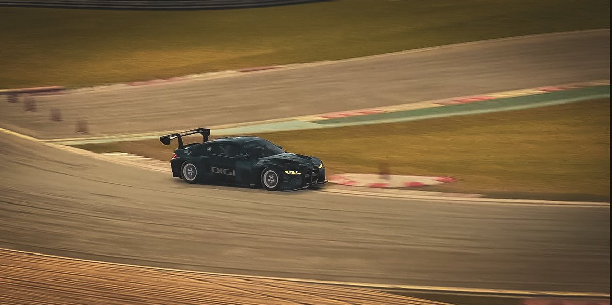 ❗P6 FINAL ❗

Terminamos la 1a carrera del #CVR <a href="/DriversparadeCb/">Drivers Parade Club</a> con una remontada increíble ⬆️11.

Ha sido posible gracias a una carrera casi perfecta de nuestros pilotos @DHRacinG99 <a href="/ivan15590131/">Ivan Dominguez</a>

🎉ENORMES🎉

Full focus ya en la #LVE 1a división.
#venomsimracing #WeRaceAsOne