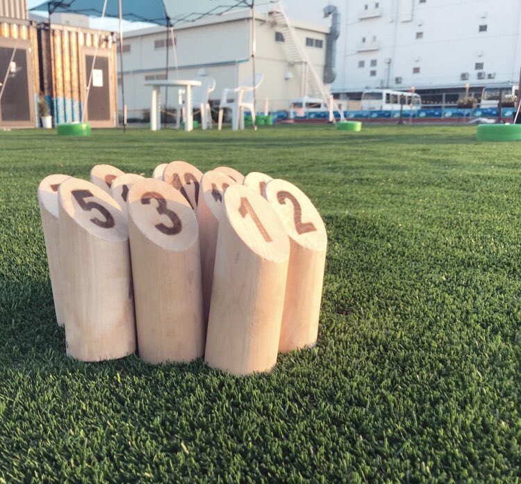 ZB_ARIAKE's tweet photo. モルック講座④その他のルール

・投げる時は絶対下投げ
上から投げるのはNGです！

・3回連続でミス(1本も倒れない)してしまうと失格
連続でミスらなければその回数はリセットされます https://t.co/Gg3pUmiInM
