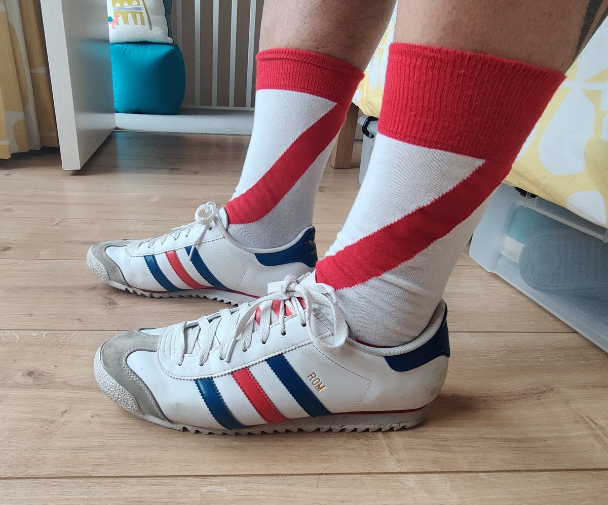 RaviSubbie_'s tweet photo. Out for a mooch about in Leicester today
🧦 = @SockCouncil Peru 🇵🇪 socks
👟 = #adidas ROM
🥼 = #adidas Peru 🇵🇪 trackie top
#ShareYourStripes #SocksOutMonday
Enjoy your bank holiday https://t.co/uizvdhfMAb