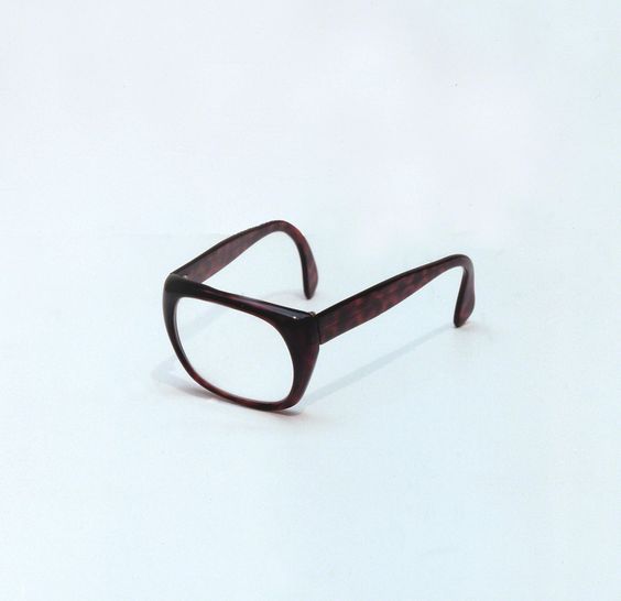 Взял мои очки. Оправа в руке. Мемы про очки. Очки. Рука с очками.