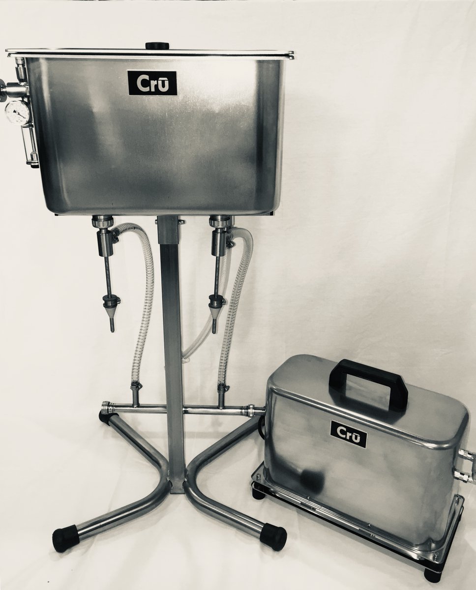 CruSystems's tweet image. Mini Bottle Fillers have finally arrived from Italy! Time to get those 50ml bottles filled! #airplanebottles #bottlefiller #craftspirits #distillery #distilledspirits #crusystems #craftdistillery