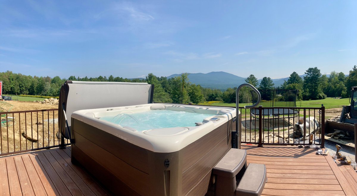 Just another incredible view of <a href="/KillingtonMtn/">Killington Resort</a>...what a shot! ⛰️👀#Killington #Vermont #Mountains #HotTubLife <a href="/HotSpringSpas/">Hot Spring® Spas</a>