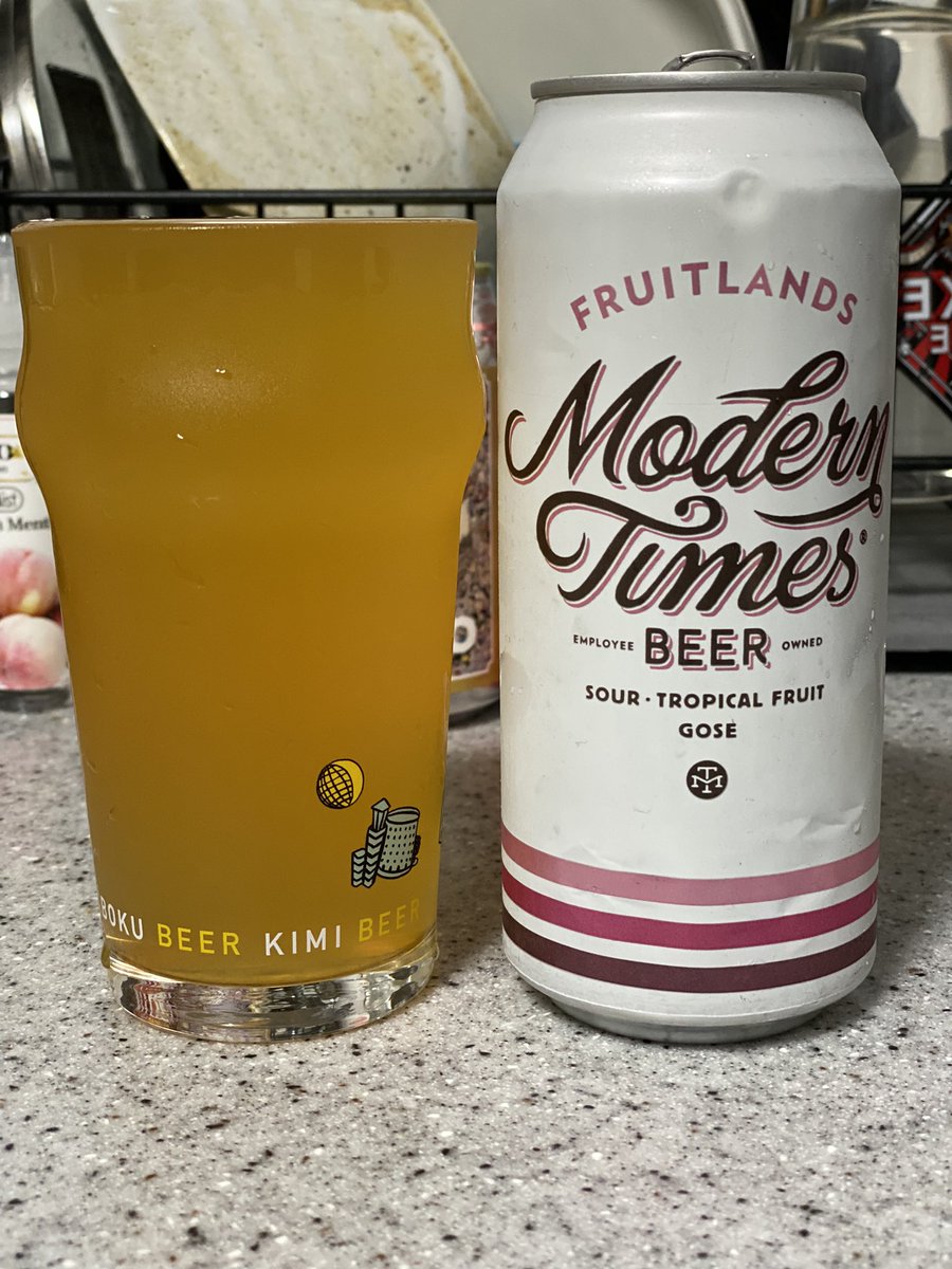 Modern Times Fruitlands。
パッションフルーツフレーバー、そっからのグァバの酸味と塩っ気が染みる。
汗をかいた後はジャパニーズラガーの生ってのが一般的だろうけど、これもいいんじゃなかろうか。