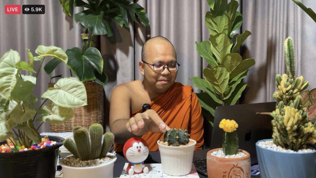 Someone : เอานิ้วจิ้มกระบองเพชรโอน 100
พระมหาไพรวัลย์ : 

555555555555555555555555555555