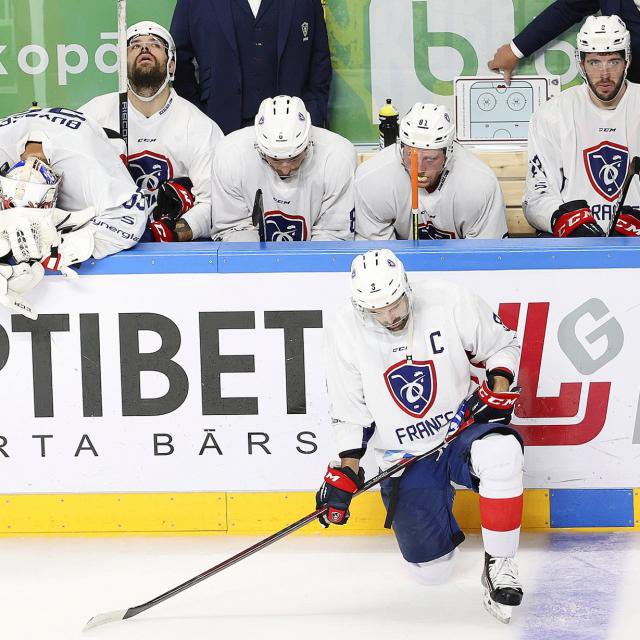Damien Fleury (@damienfleury10) on Twitter photo Tellement fier de ce groupe. On avait retrouvé l’âme de cette équipe <a href="/Hockey_FRA/">Équipes de France Hockey 🏒</a>
« Abnégation, conquérant, guerrier »
Et tellement déçu pour ce groupe qui ne vivra pas la magie des Jeux !
MERCI pour tous les messages reçus, c’était bon de vous sentir derrière nous!
Et désolé Tellement fier de ce groupe. On avait retrouvé l’âme de cette équipe <a href="/Hockey_FRA/">Équipes de France Hockey 🏒</a>
« Abnégation, conquérant, guerrier »
Et tellement déçu pour ce groupe qui ne vivra pas la magie des Jeux !
MERCI pour tous les messages reçus, c’était bon de vous sentir derrière nous!
Et désolé