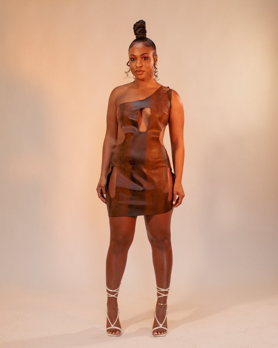 june8thny's tweet photo. Pretty On Purpose Vol 1 
September 3rd 6PM . Link In Bio 

#june8thny #prettyonpurpose #nyc #fashionweek #fashionbrands #womensfashion #womenclothing #fashionblogger #stylist #celebritystylist  #womenfashion #smallblackbusiness #shopsmallbusiness #BlackTwitter https://t.co/DlSGilZ7KD
