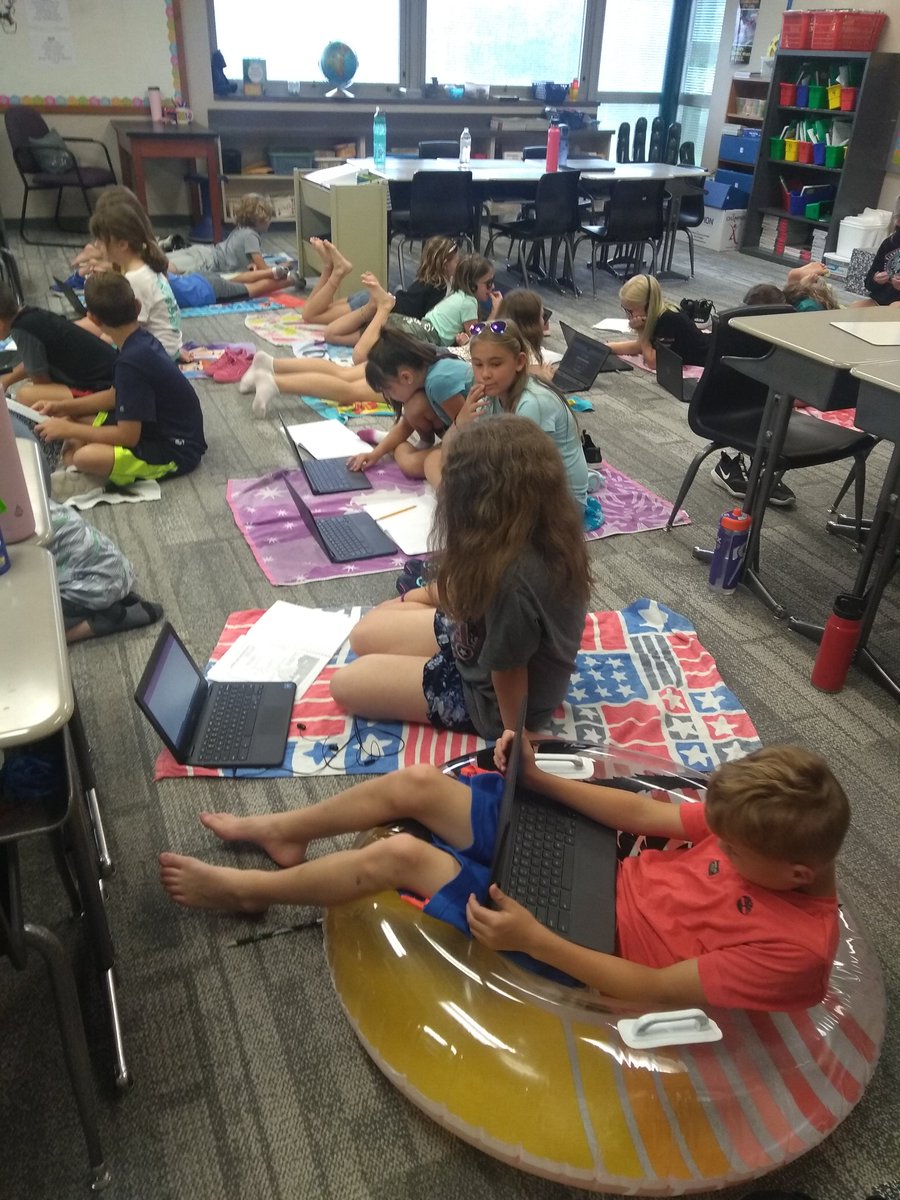 National Beach Day is the perfect day to learn about tides and the moon <a href="/BrightElSchool/">Bright Elementary</a> #watchsunmandearborn