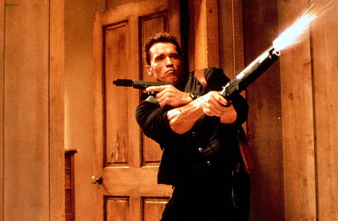 のい Kさん がハッシュタグ 映画に出てくる銃を構えるかっこいい男性 をつけたツイート一覧 1 Whotwi グラフィカルtwitter分析