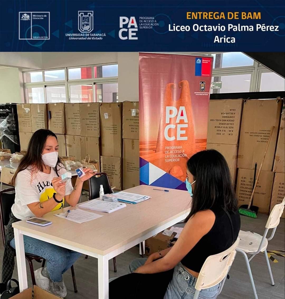UtaPace's tweet photo. El equipo #PEM del #PACEUTA continúa con la exitosa entrega de dispositivos BAM.
En esta ocasión se realizó la entrega de forma presencial a los y las estudiantes del Liceo Octavio Palma Perez Pérez de la ciudad de #Arica
@UTarapaca
#SomosDIDO #SomosPACE #SomosUTA
#BAM https://t.co/p4y7VFSpif