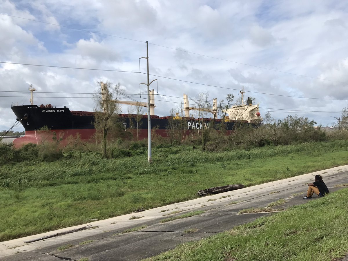 MichelleHunter's tweet photo. The Atlantic Maya has crashed ashore and grounded on the Mississippi River batture in Kenner. #HurricaneIda https://t.co/iQsJI20SaK