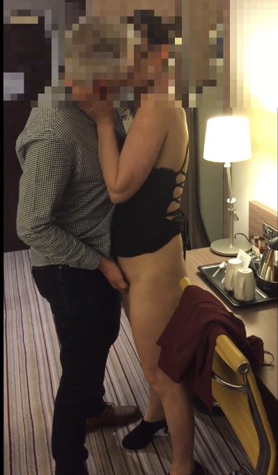 A still from a video I&rsquo;ve just put on OnlyFans. I&rsquo;d met this guy knickerless and alone in the bar about<a href="/tag/cuckold"class="tags"><span>#cuckold</span></a><a href="/tag/slutwife"class="tags"><span>#slutwife</span></a><a href="/tag/fingered"class="tags"><span>#fingered</span></a>