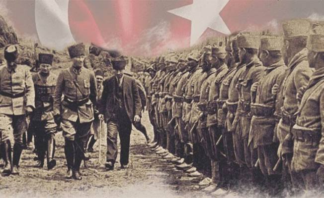 30 Ağustos, ‘GELDİKLERİ GİBİ GİDERLER!’ Sözünün Zafere Dönüştüğü Tarihtir. Zafer Bayramımız Kutlu Olsun.

Zafer, "ZAFER BENİMDİR" Diyebilenindir.  Mustafa Kemal ATATÜRK