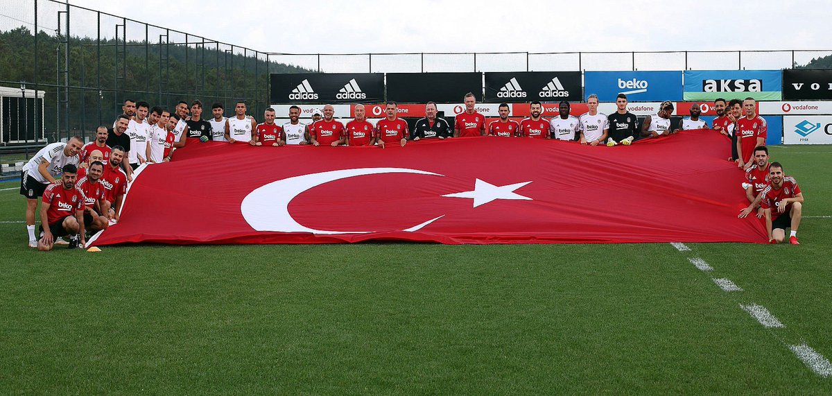 Tam bağımsız Türkiye için canlarını feda eden tüm şehitlerimizi saygı ve rahmetle anıyoruz 🇹🇷 🇹🇷 🇹🇷 🇹🇷 🇹🇷 #30AğustosZaferBayramımızKutluOlsun